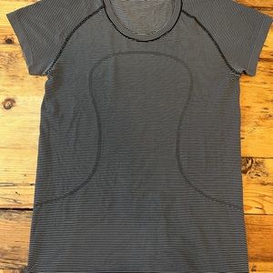 Lululemon Swiftly Tech Short Sleeve 2.0.
